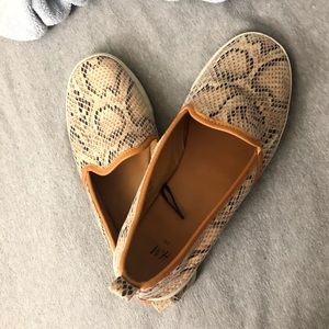Snakeskin flats